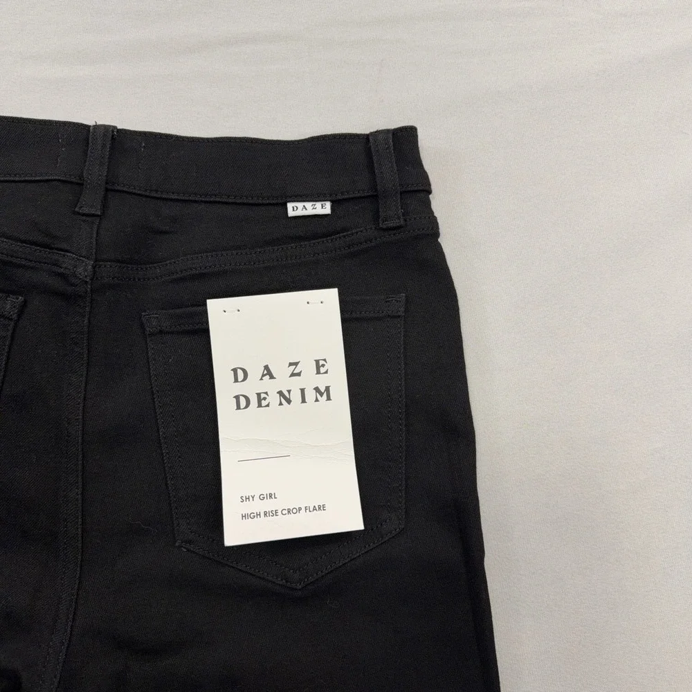 Daze Denim Shy Girl High Rise Crop Flare Jeans Black Mens Size 29 NWT